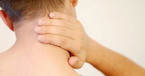 kaklo skausmas gimdos kaklelio osteochondroze